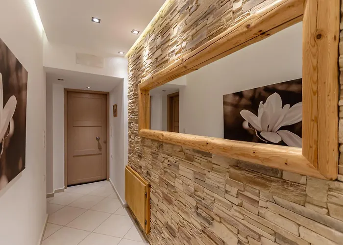 Iliopetra * Naxos City