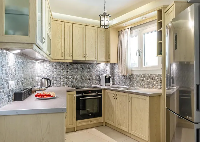 Iliopetra * Naxos City